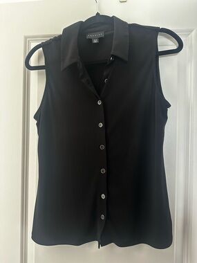 Premise Black Sleeveless Button-Down Collared Blouse